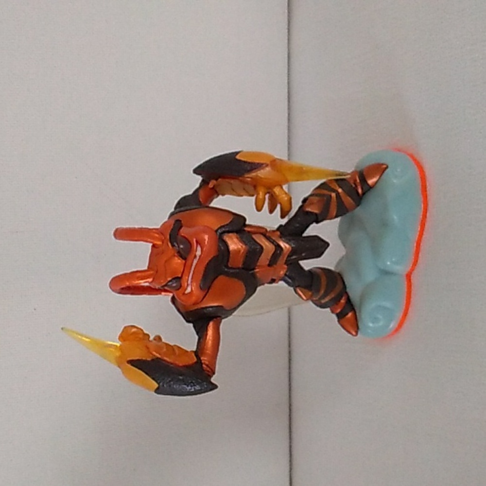 Skylanders Giants Swarm Figure Toy